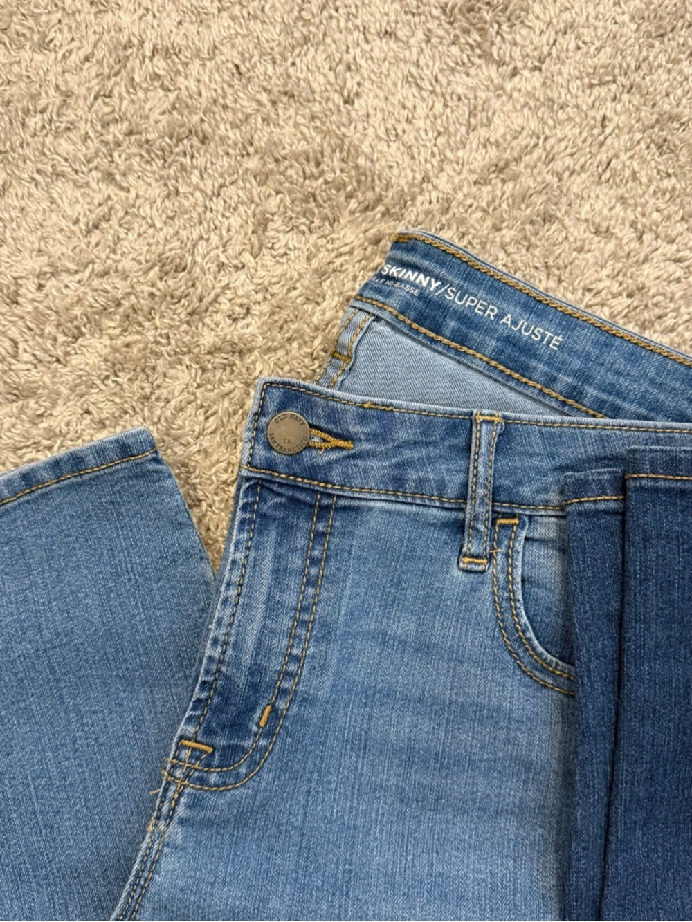 Old Navy • Skinny Jeans - Picture 2 of 9